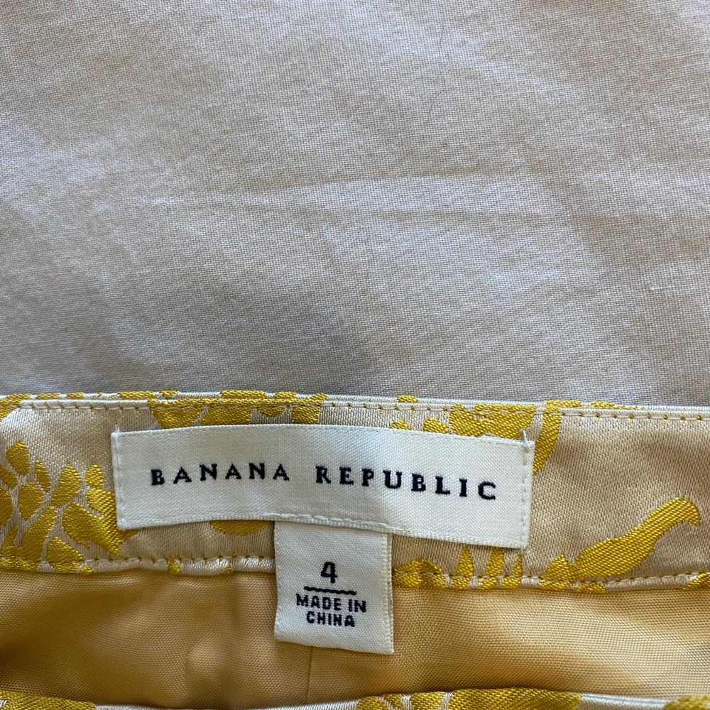 Banana Republic yellow pencil silk - Picture 3 of 3